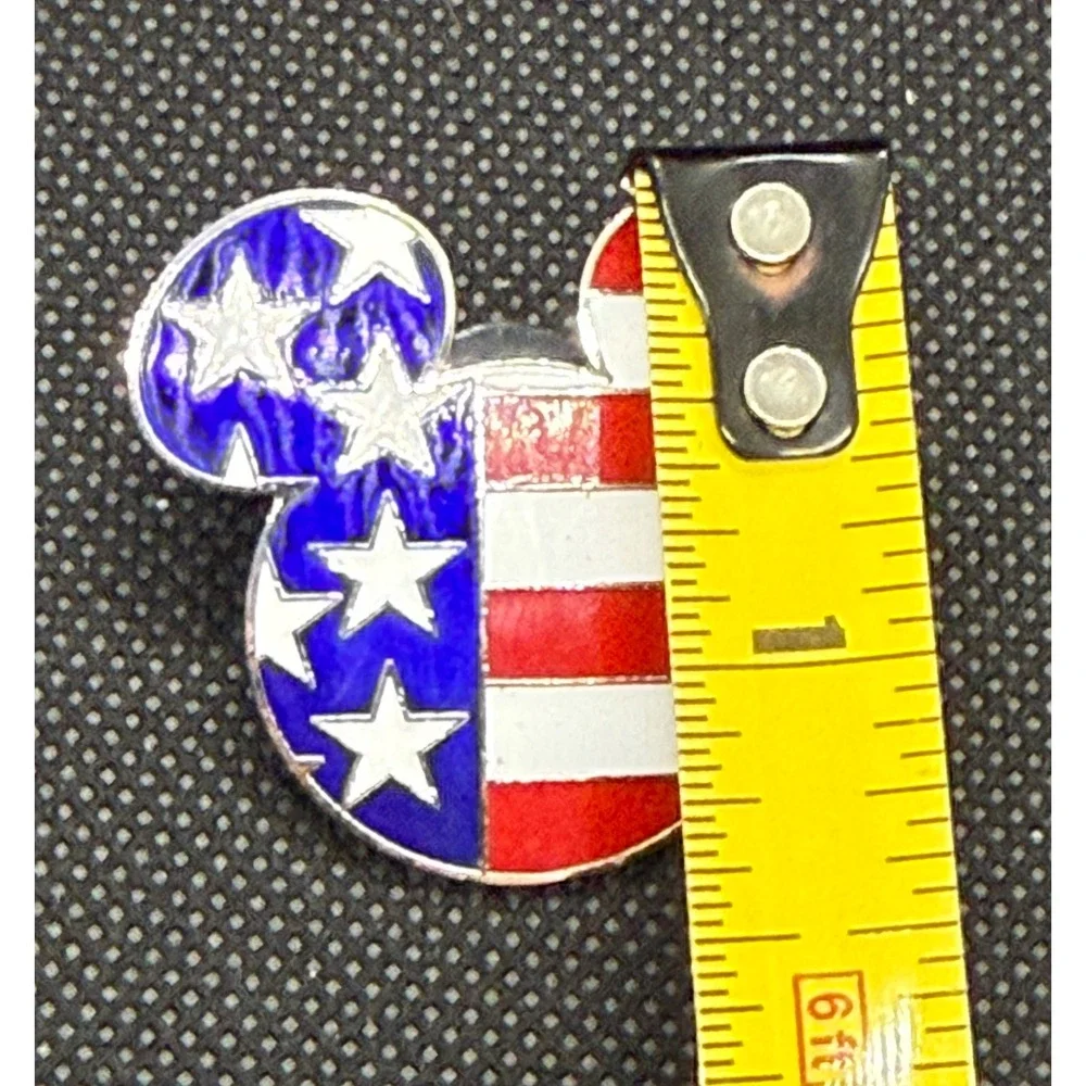 Disney Pin Trading 2002 Mickey Mouse American Flag Stars Stripes Patriotic Pin